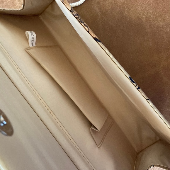 Hand painted, beaded and embroidered small cloth evening bag. - Picture 7 of 8